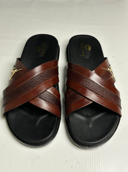 Men's Luxury Cross-Strap Leather Slide Chapal with Pebble-Grain Texture & Gold Hardware